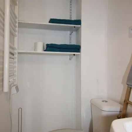 Centre - - 1 Lit Et Canape Convertible - Internet Et Tv - 4 Personnes - Gere Par Presta-zen'services Apartment