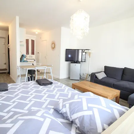 Centre - - 1 Lit Et Canape Convertible - Internet Et Tv - 4 Personnes - Gere Par Presta-zen'services Verdun-sur-Meuse